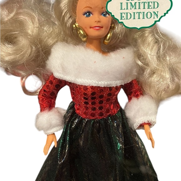 1996 Fashion Corner Holiday Treasure Doll Poseable Blonde in Holiday Gown - Picture 3 of 6